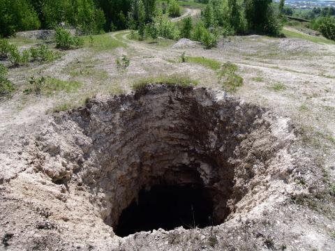 Attorneys File Lawsuit Against Mosaic Over Sinkhole